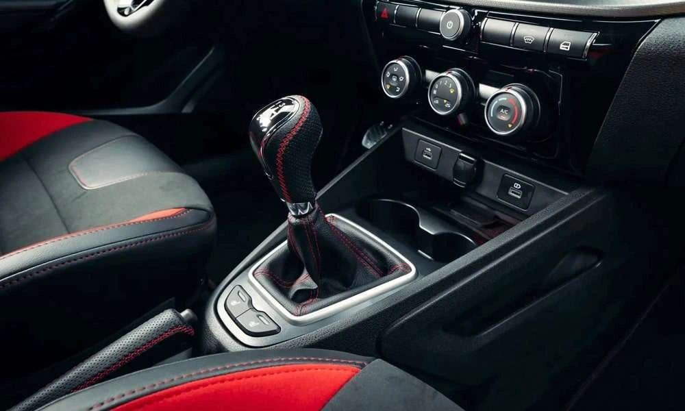 Lada Vesta SW Sportline - фото №30